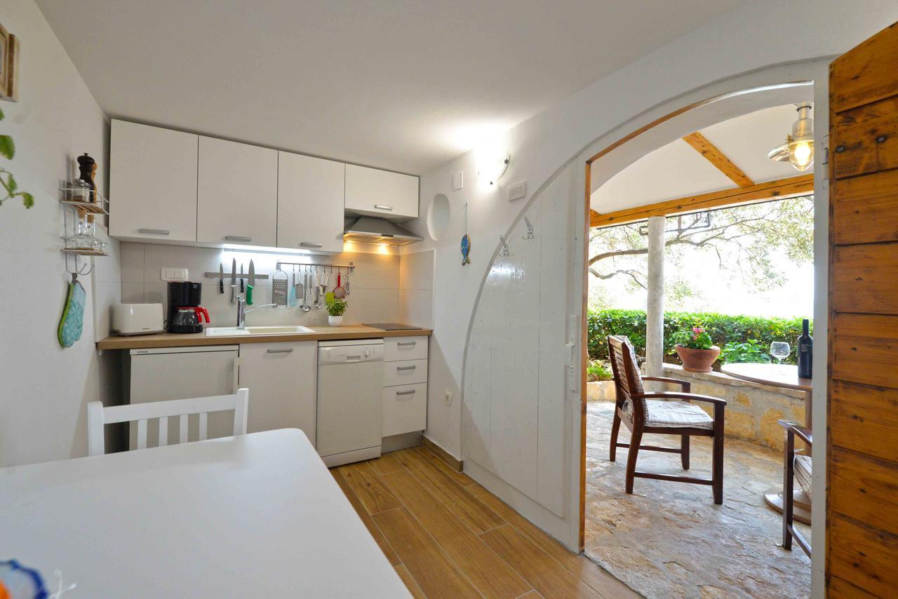 Sea Side Apartment Murter Eksteriør bilde
