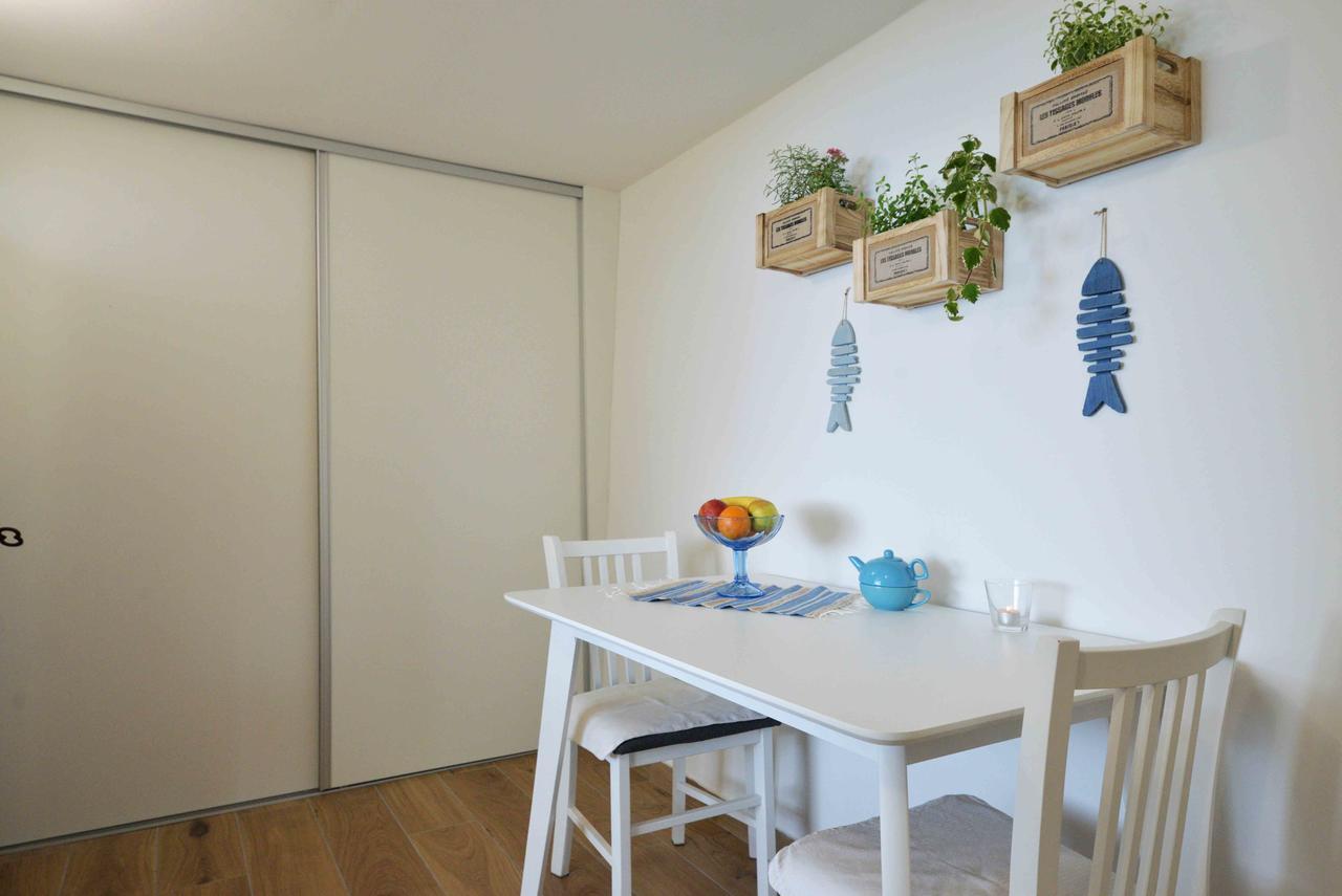 Sea Side Apartment Murter Eksteriør bilde